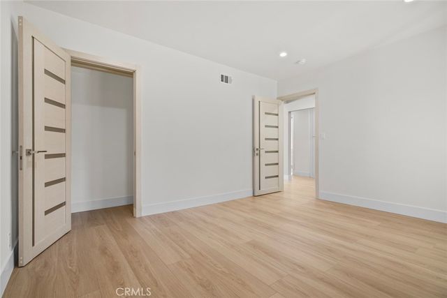 6820 Encino Avenue, Van Nuys, CA 91406