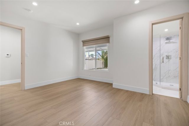 6820 Encino Avenue, Van Nuys, CA 91406