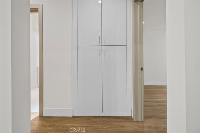 6820 Encino Avenue, Van Nuys, CA 91406