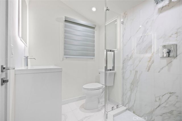 6820 Encino Avenue, Van Nuys, CA 91406