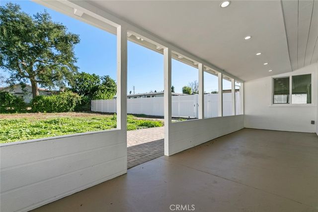 6820 Encino Avenue, Van Nuys, CA 91406