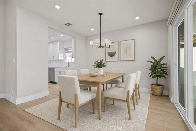 6820 Encino Avenue, Van Nuys, CA 91406