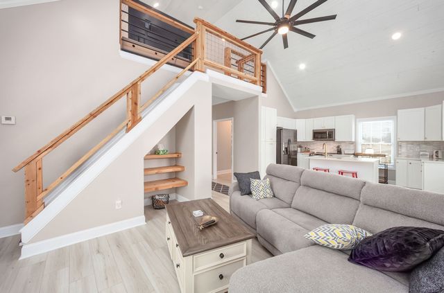 74 Blue Herring Dr, Decaturville, TN 38329