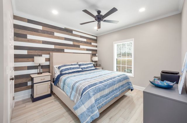 74 Blue Herring Dr, Decaturville, TN 38329