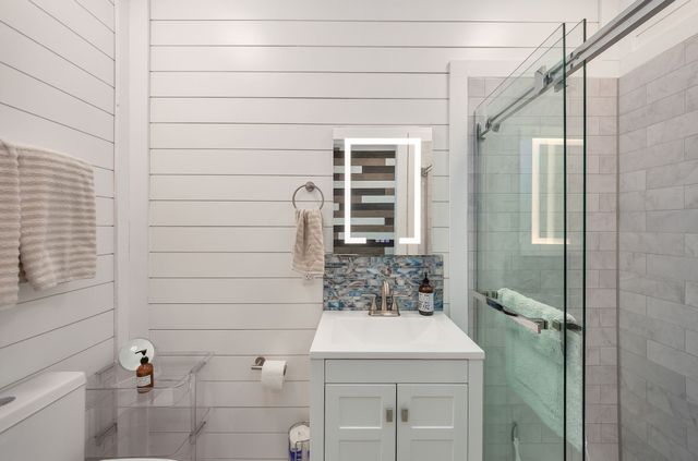 74 Blue Herring Dr, Decaturville, TN 38329