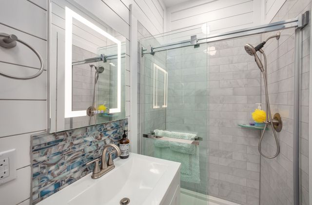 74 Blue Herring Dr, Decaturville, TN 38329