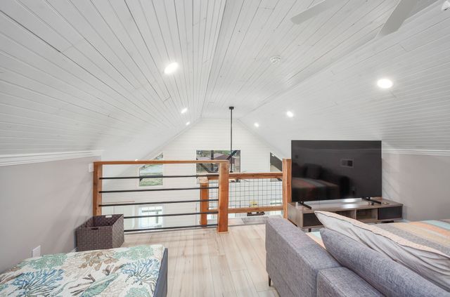 74 Blue Herring Dr, Decaturville, TN 38329