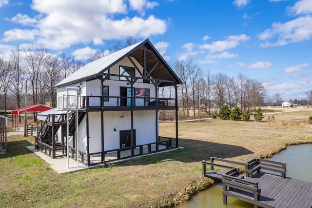 74 Blue Herring Dr, Decaturville, TN 38329