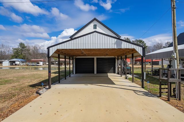 74 Blue Herring Dr, Decaturville, TN 38329