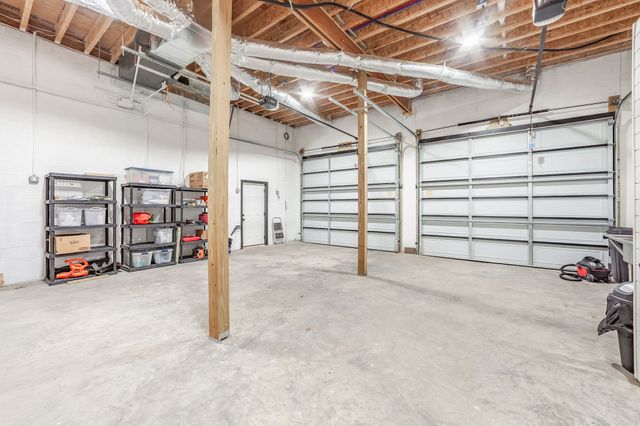 74 Blue Herring Dr, Decaturville, TN 38329