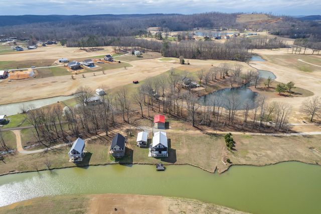 74 Blue Herring Dr, Decaturville, TN 38329