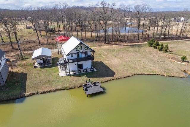 74 Blue Herring Dr, Decaturville, TN 38329