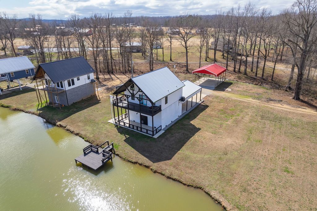 74 Blue Herring Dr, Decaturville, TN 38329