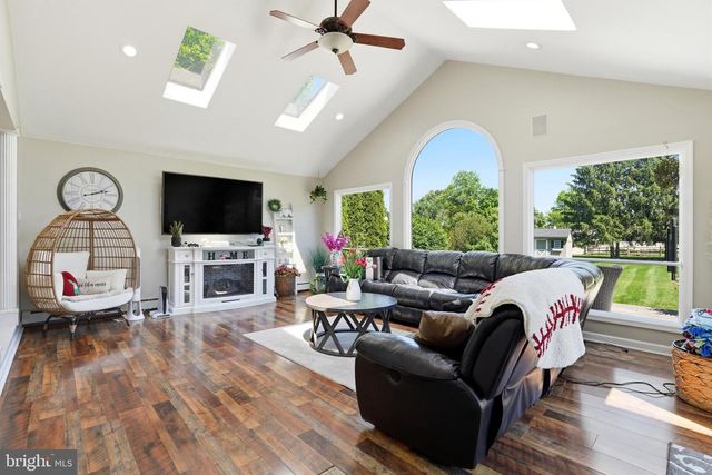 1545 TENNIS CIR, Lansdale, PA 19446