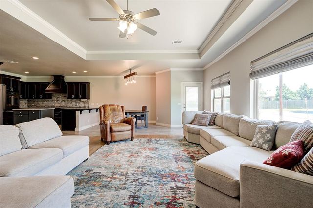 10812 NW 95th Street, Yukon, OK 73099