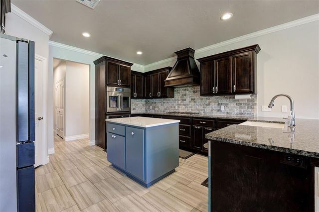 10812 NW 95th Street, Yukon, OK 73099