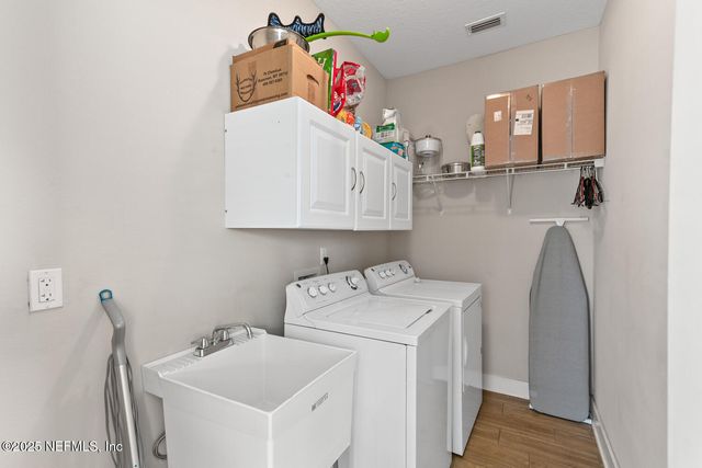 305 9TH Street N, Jacksonville Beach, FL 32250