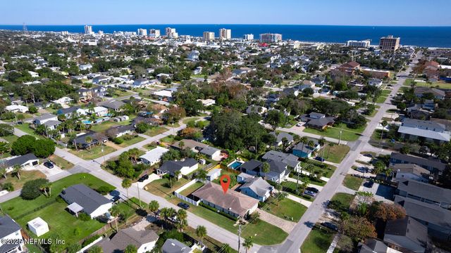 305 9TH Street N, Jacksonville Beach, FL 32250