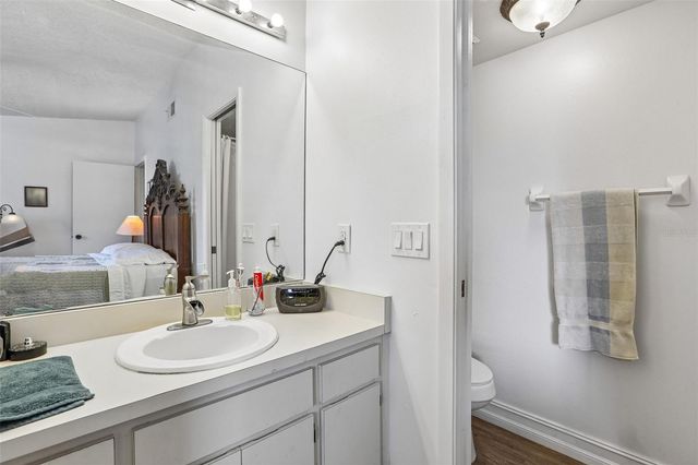 4005 OAK LIMB COURT, Tampa, FL 33614