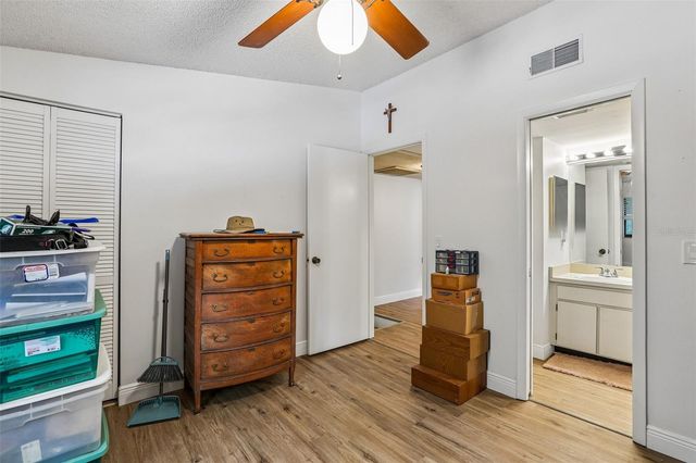 4005 OAK LIMB COURT, Tampa, FL 33614