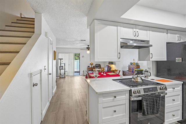 4005 OAK LIMB COURT, Tampa, FL 33614