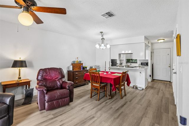 4005 OAK LIMB COURT, Tampa, FL 33614