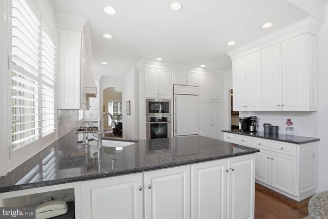 206 BANK BARN LN, Lancaster, PA 17602