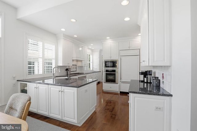 206 BANK BARN LN, Lancaster, PA 17602