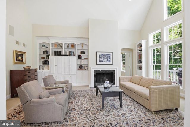 206 BANK BARN LN, Lancaster, PA 17602