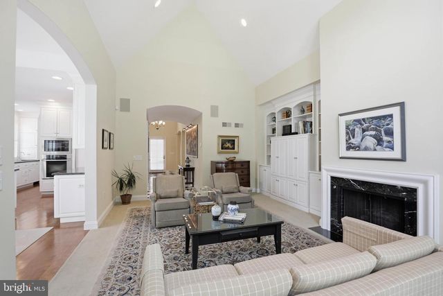 206 BANK BARN LN, Lancaster, PA 17602