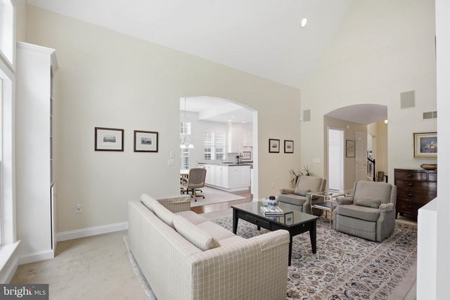 206 BANK BARN LN, Lancaster, PA 17602