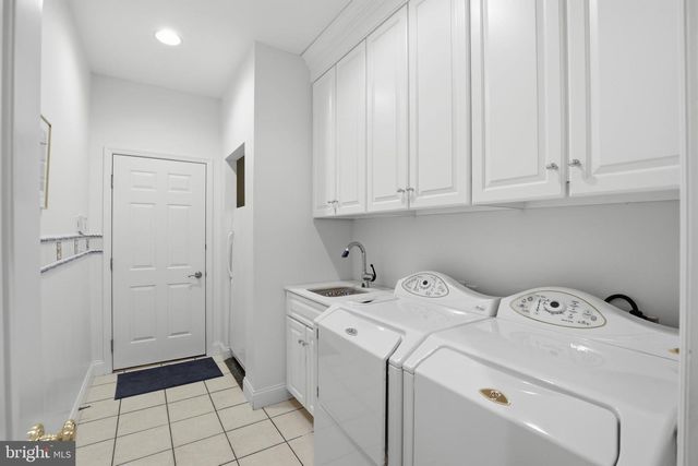 206 BANK BARN LN, Lancaster, PA 17602