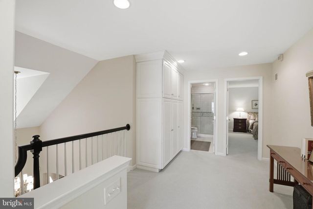 206 BANK BARN LN, Lancaster, PA 17602
