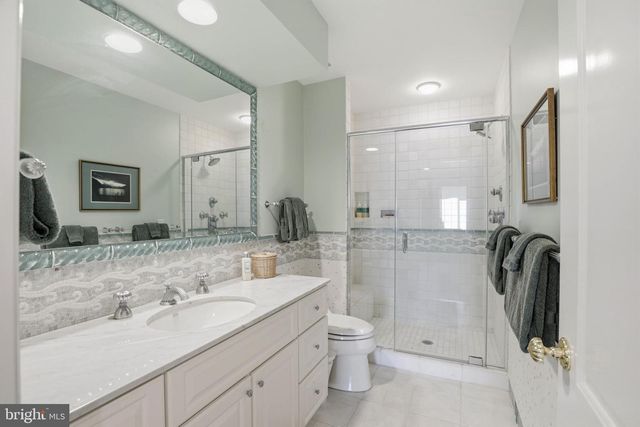 206 BANK BARN LN, Lancaster, PA 17602