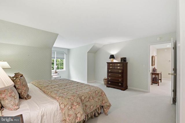 206 BANK BARN LN, Lancaster, PA 17602