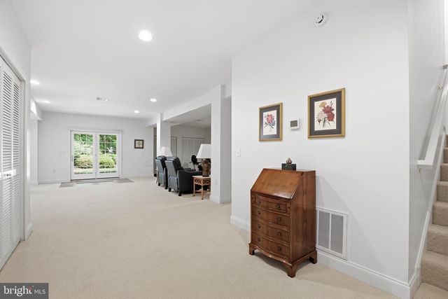 206 BANK BARN LN, Lancaster, PA 17602