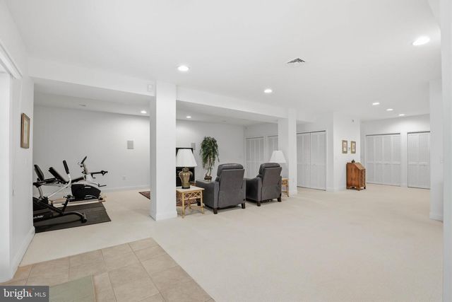 206 BANK BARN LN, Lancaster, PA 17602