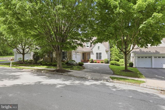 206 BANK BARN LN, Lancaster, PA 17602