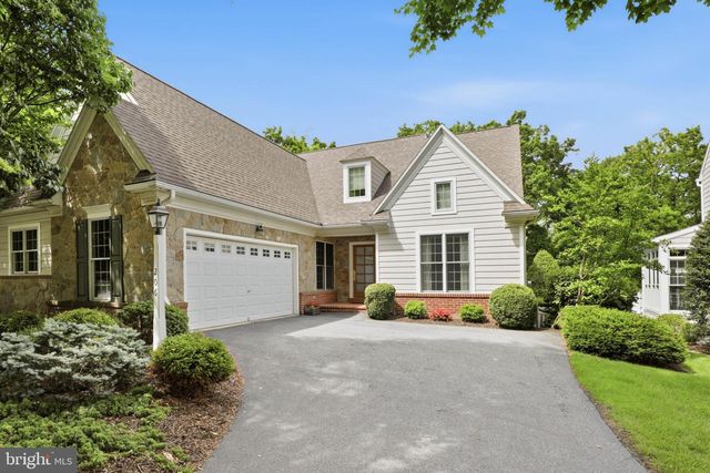 206 BANK BARN LN, Lancaster, PA 17602