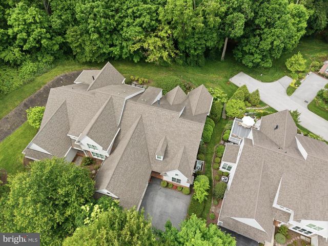 206 BANK BARN LN, Lancaster, PA 17602