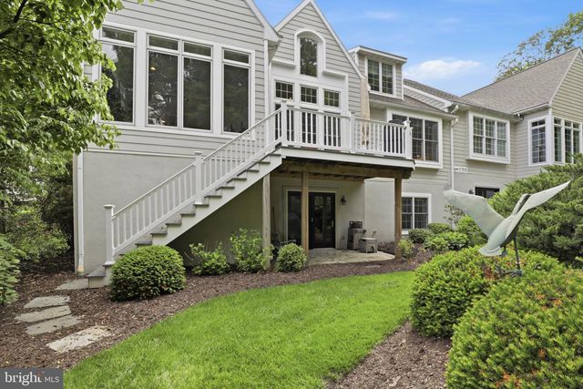 206 BANK BARN LN, Lancaster, PA 17602
