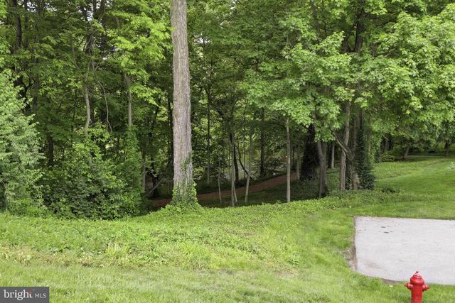 206 BANK BARN LN, Lancaster, PA 17602