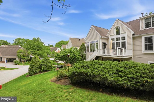 206 BANK BARN LN, Lancaster, PA 17602