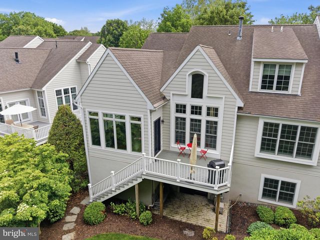 206 BANK BARN LN, Lancaster, PA 17602