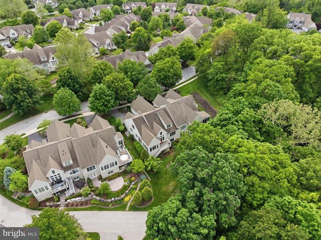 206 BANK BARN LN, Lancaster, PA 17602