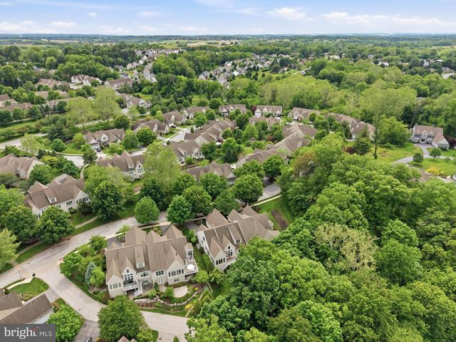206 BANK BARN LN, Lancaster, PA 17602