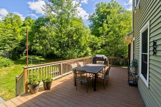 2 Deer Haven Drive, Williamsburg, MA 01039
