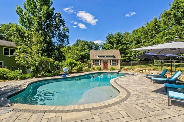 2 Deer Haven Drive, Williamsburg, MA 01039