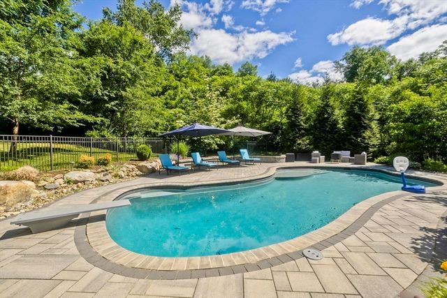 2 Deer Haven Drive, Williamsburg, MA 01039