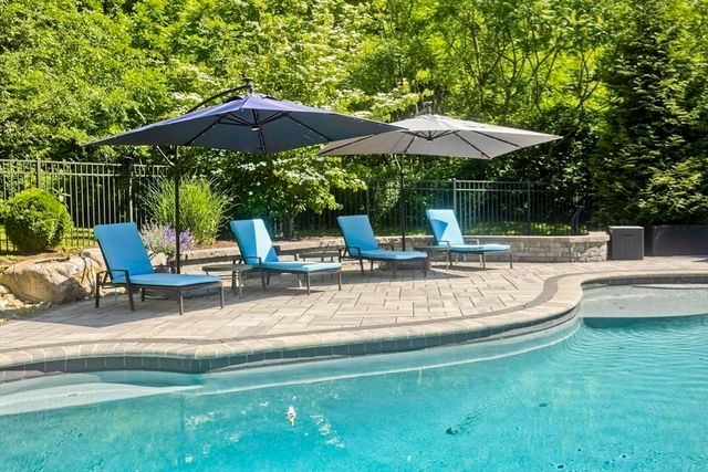 2 Deer Haven Drive, Williamsburg, MA 01039